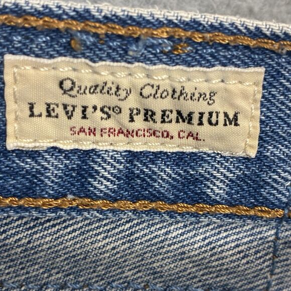 Women’s Levi’s Premium Distressed Denim Shorts High Rise Frayed Hem Size 6 - Picture 5 of 11